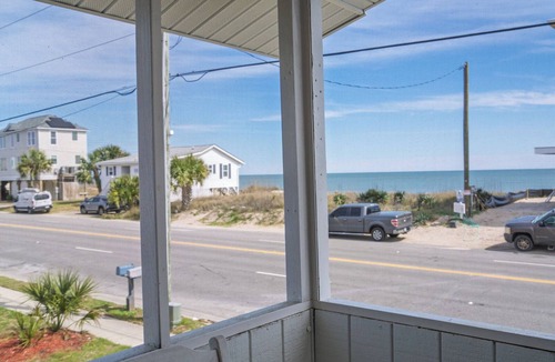 Edisto Island House | 4 bedrooms, Ocean Views, fireplace, entertainment room with large screen tv!