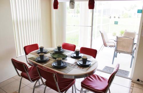 Esprit Villa | 4 bedrooms pool home on golf course Fairways Estates