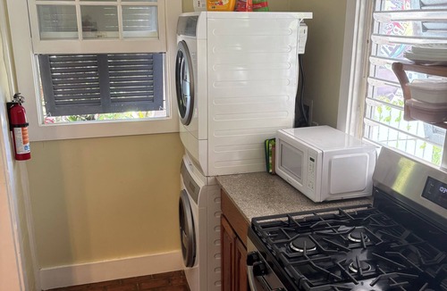 Old Town Apartment | 4 blocks from Duval and 7 blocks from the beach