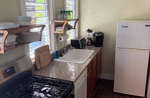 Old Town Apartment | 4 blocks from Duval and 7 blocks from the beach