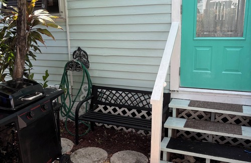 Old Town Apartment | 4 blocks from Duval and 7 blocks from the beach