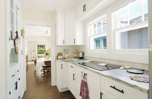 Bradley Beach Cottage | 4 blocks to ocean. Remodeled, Lovely 3-bedrm wAC for a Calming Beach Experience