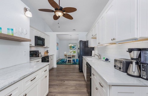 Marco Island House | 4 BR/3 BA Including Separate Guest Suite, Heated Pool & Spa!