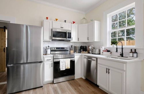 North Charleston House | 4 BR Newly Renovated! - 10 minutes to Downtown