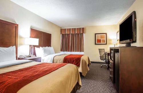 Trevose Hotel | 4 Bright and Comfortable Hotel Stay Near Neshaminy Mall w/Seasonal Pool