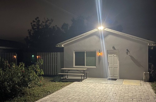 Warm Mineral Springs Cottage | #4 Charming cottage across of warm mineral springs great for 2 person