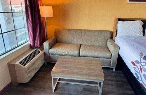 St. George Hotel | 4 Convenient Rooms Near I-95 – Great for Family Adventures
