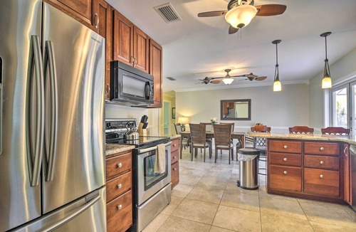 Seminole Cottage | 4 Mi to Beach: Gem w/Pool & Lanai in Seminole!