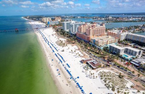 Clearwater House | 4 Mi to Beach King Suite Sleeps 8