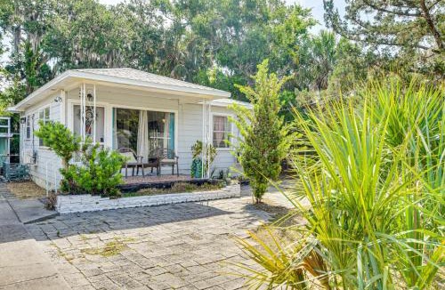 Walkers Holly Hill House | 4 Mi to Daytona Boardwalk and Beaches Cute Cottage