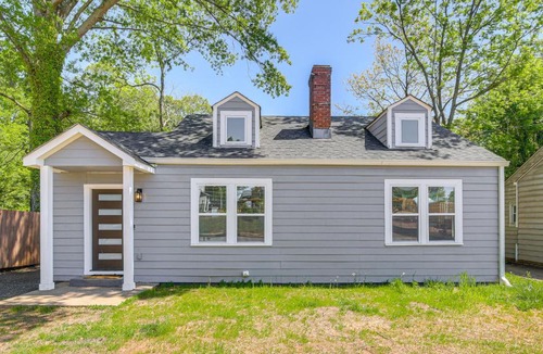 Sylvan Hills House | 4 Mi to Mercedes-Benz Stadium: ATL Home w/Yard!