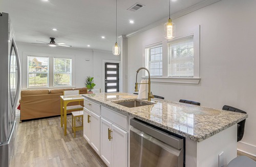 Sylvan Hills House | 4 Mi to Mercedes-Benz Stadium: ATL Home w/Yard!