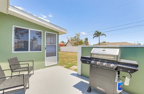 Venice Gardens House | 4 Mi to Venice Beach: Home w/Patio & Yard