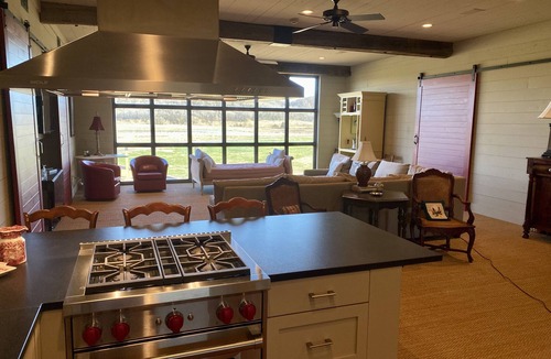 Guntersville House | 4 miles to BOAT RAMP! Protect & charge your boat- relaxing views & Gated Parking