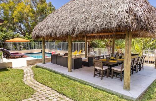 Deerfield Beach House | 4-min Walk to Beach Pool Tiki Canal Boat Dock