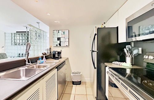 South Beach Condo | 4 RM on Beach SoBeSuites by AmericanVacationLiving