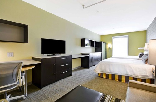 Rock Hill Hotel | 4 Spacious Rooms w/Outdoor Pool + Free Breakfast Near Manchester Meadows Park