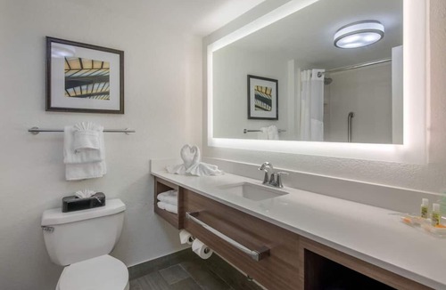 Tropic Hotel | 4 Units Near Viera Conference Center | Melbourne Stay | Free Parking | Pool