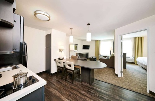 Morris Plains Hotel | 4 Units | Spacious Pet-Friendly Suites Near Morristown with NYC Transit