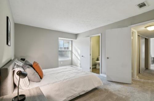 Cumberland Apartment | 400 winchester 605 l 2 Bed 2 Bath Newly Furnished