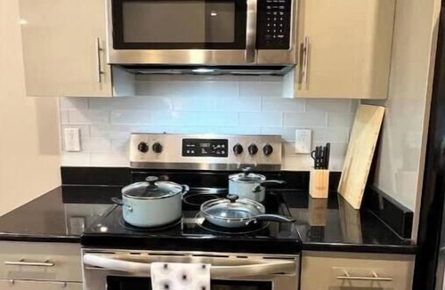 Logan Square Apartment | 403 Luxury and Comfy King bed in Central city of philly