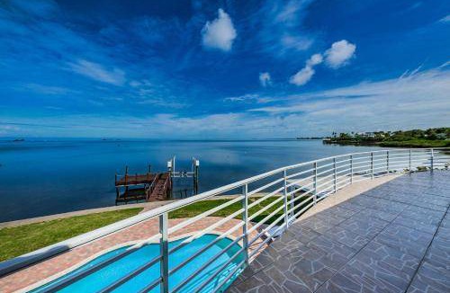 Crystal Beach House | 418 m² House ∙ 5 bedrooms ∙ 12 guests