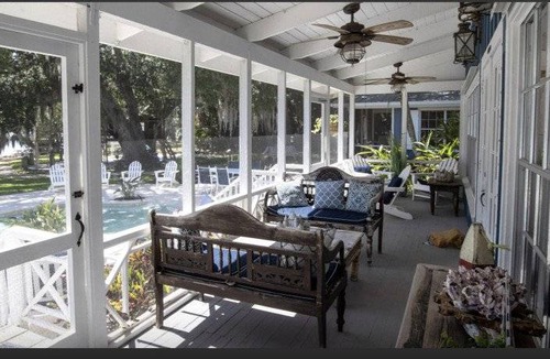 Sanders House | 418 m² House ∙ 8 bedrooms ∙ 15 guests