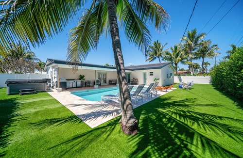 Lighthouse Point House | 4440 Managed by Brampton Park