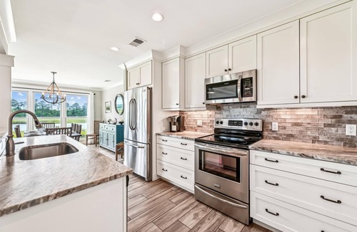 South Beach Villa | 46 Lands End ~ Gorgeous Views of the Braddock Cove from Luxury 3BR Townhome!