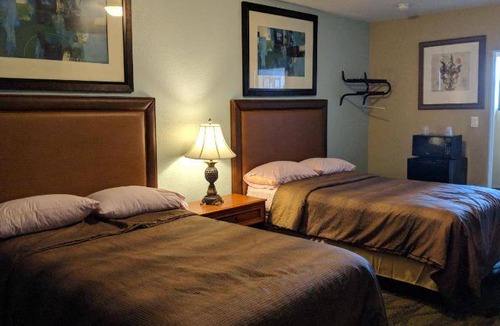 East Daytona Hotel | 46 m² Motel ∙ 3 bedrooms ∙ 8 guests
