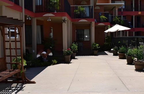 East Daytona Hotel | 46 m² Motel ∙ 3 bedrooms ∙ 8 guests