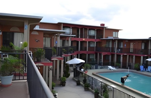 East Daytona Hotel | 46 m² Motel ∙ 3 bedrooms ∙ 8 guests