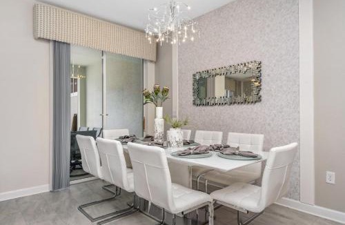 Groveland House | 4817CO TOWNHOUSE 4 BEDROOMS & 3 BATHROOMS + POOL