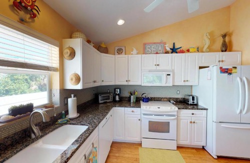 Mid Island House | 4851 Estero
