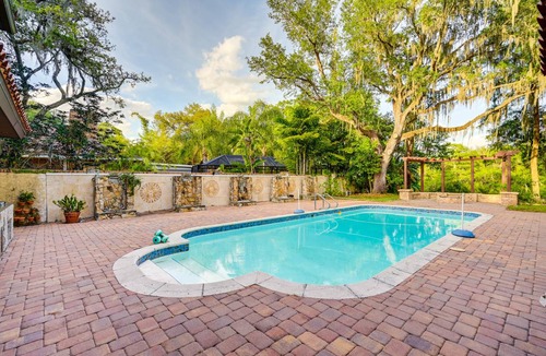 Temple Terrace House | 492 m² House ∙ 6 bedrooms ∙ 16 guests