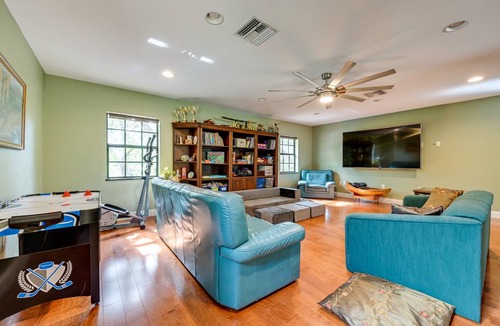 Temple Terrace House | 492 m² House ∙ 6 bedrooms ∙ 16 guests
