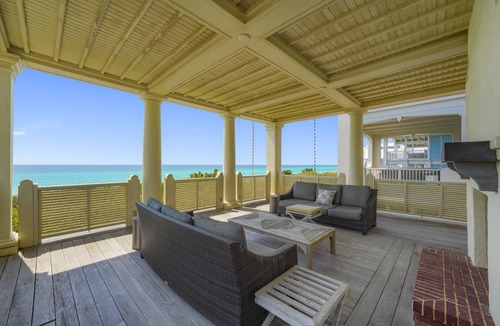 Seaside House | 495 m² House ∙ 7 bedrooms ∙ 24 guests