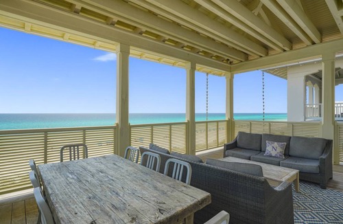 Seaside House | 495 m² House ∙ 7 bedrooms ∙ 24 guests
