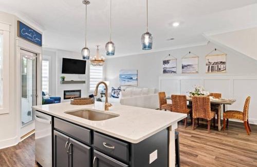Spanish Wells House | 4BD Beach & Golf Retreat! Game Room, Beach Gear