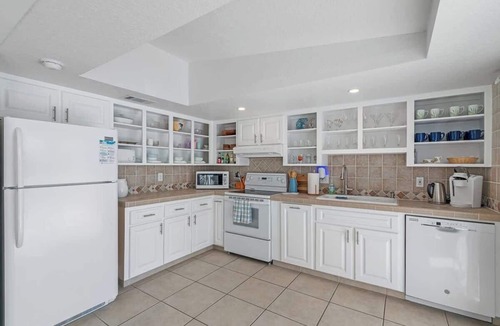 Indian Rocks Beach House | 4Bdm Waterfront Home w/Heated Pool, Walk to Beach