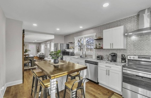 Spartanburg House | 4Bed/3bath- 1 mile to Downtown