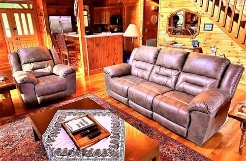 Foxfire Estates Cabin | 4BR/3BA | Hot Tub | Pool Table | Views | Pets ok | Lowered Rates!