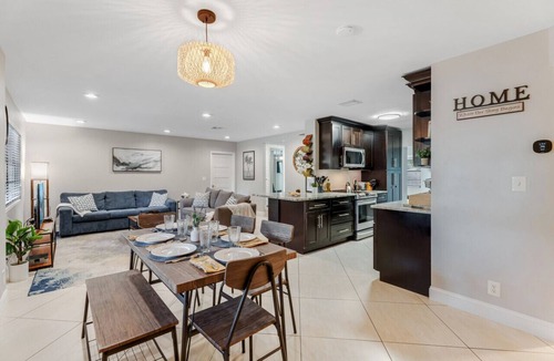 Pompano Beach House | 4BR Getaway w/Private Pool~Game Room~Outdoor Bar