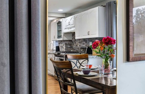 Teaneck House | 4BR Home, Parking, mins to MAJOR INTERNATIONAL SPORTING EVENT