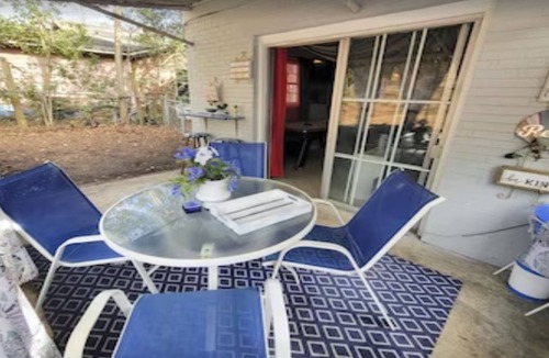 Columbia House | 4BR Home w/Movie Room & Game Room l Vintage Vibe