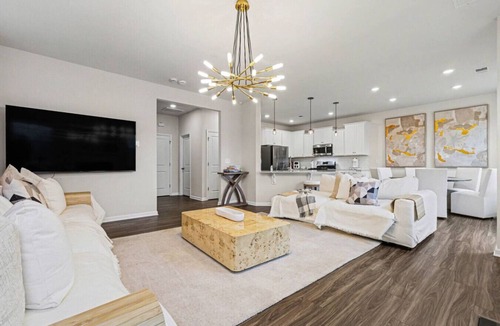 Bowling Green House | 4BR Home w/Patio & BBQ | Charlotte | Near Uptown