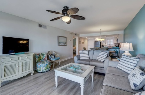 Fernandina Beach Condo | 4th Floor, 2 Bed/2 Bath Oceanfront condo sleeps 6. Beach view balcony & pool