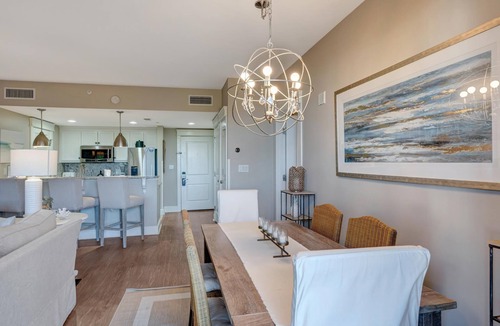 Baytowne Wharf Condo | 4th-Floor 2BR Retreat ~ Golf Cart ~ Near Baytowne Wharf!