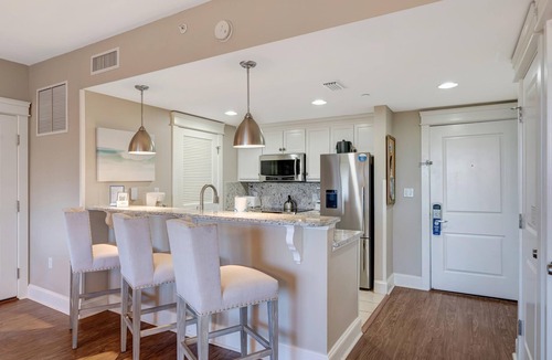 Baytowne Wharf Condo | 4th-Floor 2BR Retreat ~ Golf Cart ~ Near Baytowne Wharf!