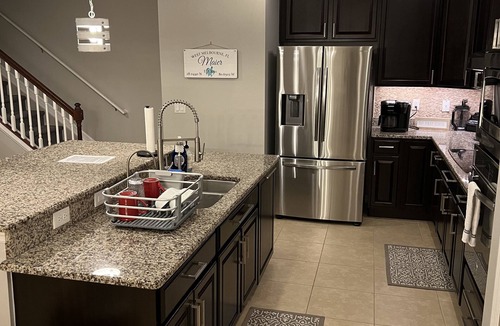 Interchange Square House | 5 Bdr, 7miles-Beach 50 min to Disney 2 Master’s 1 on 1st Fl HEATED POOL GAMEROOM